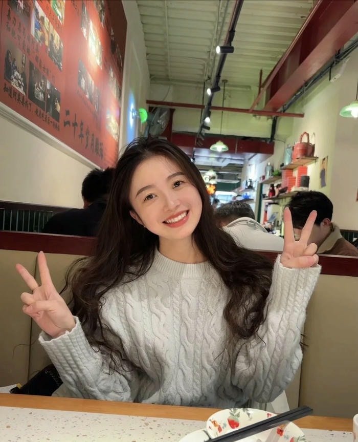 classic profile pic for girls