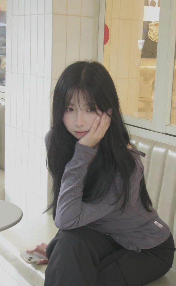 classic simple girl dp for instagram