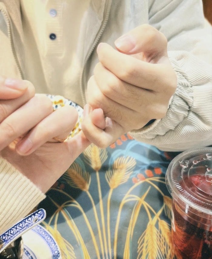 cute couple hands profile picture