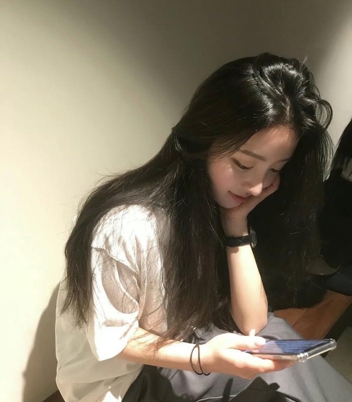 cute style simple girl dp for instagram