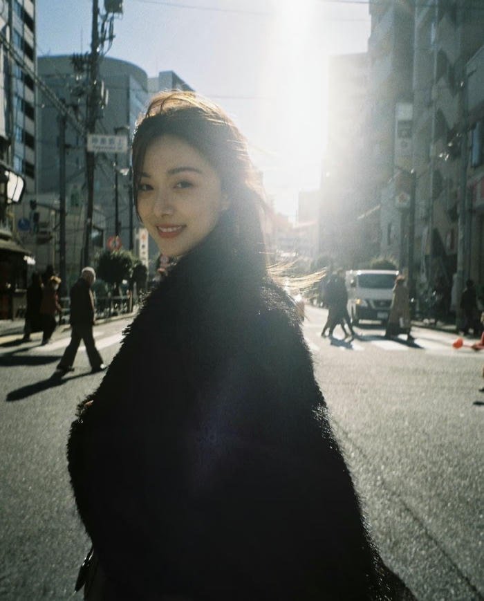 dark alone dp for girls