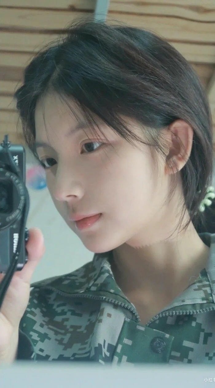 fashion army girl dp