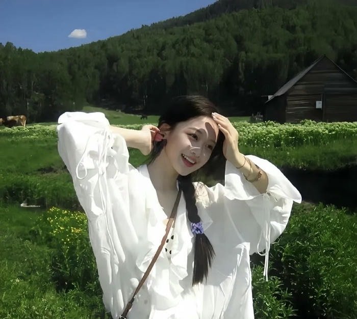 fashion look real girl profile pic