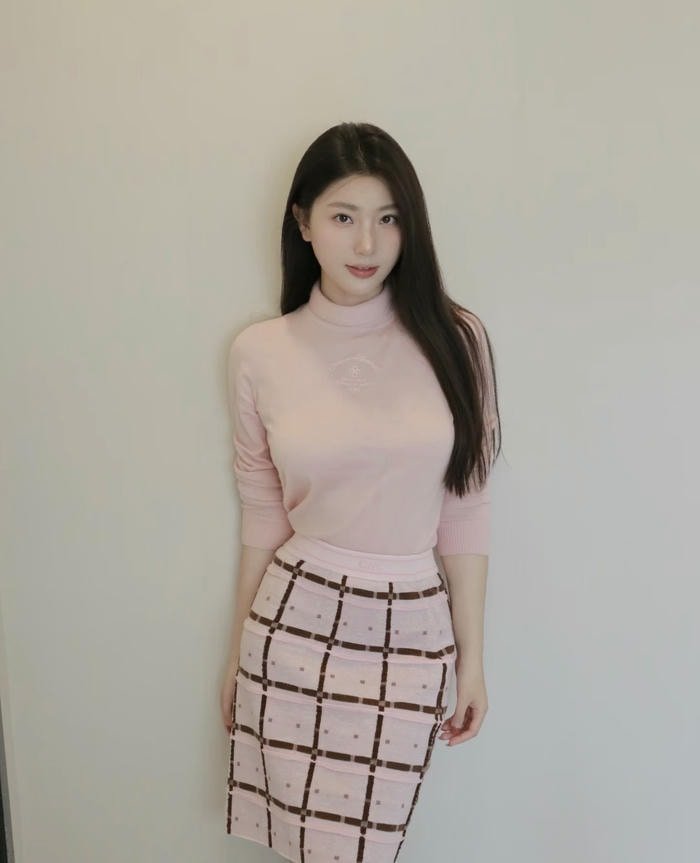 fashion simple girl dp