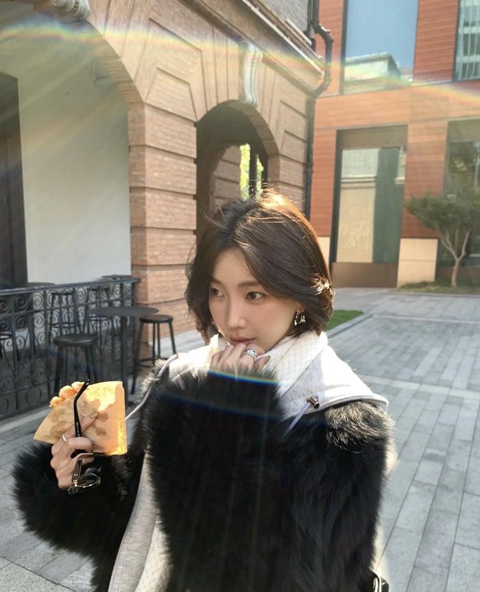 fresh frame simple girl dp for instagram