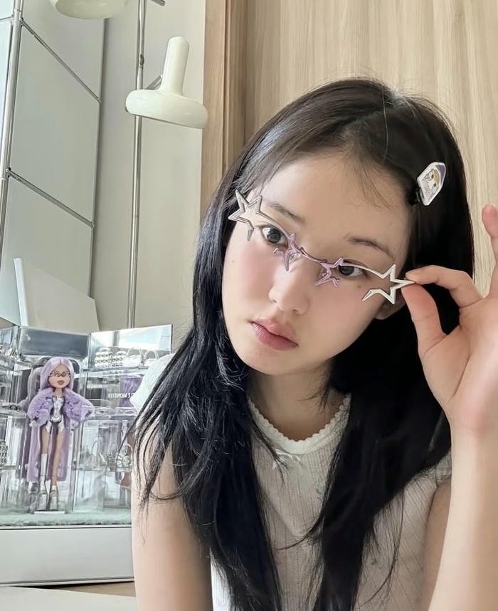 fresh simple girl dp