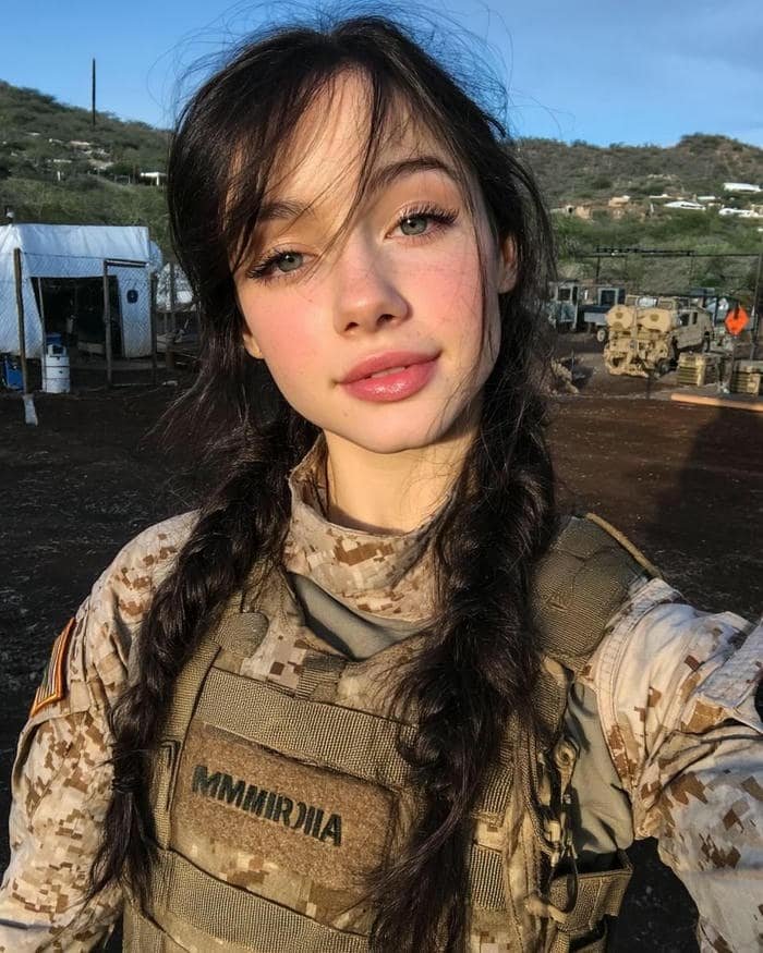 graceful army girl dp