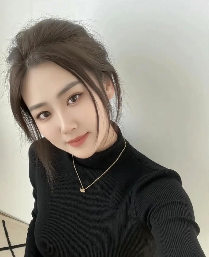 graceful real girl profile pic