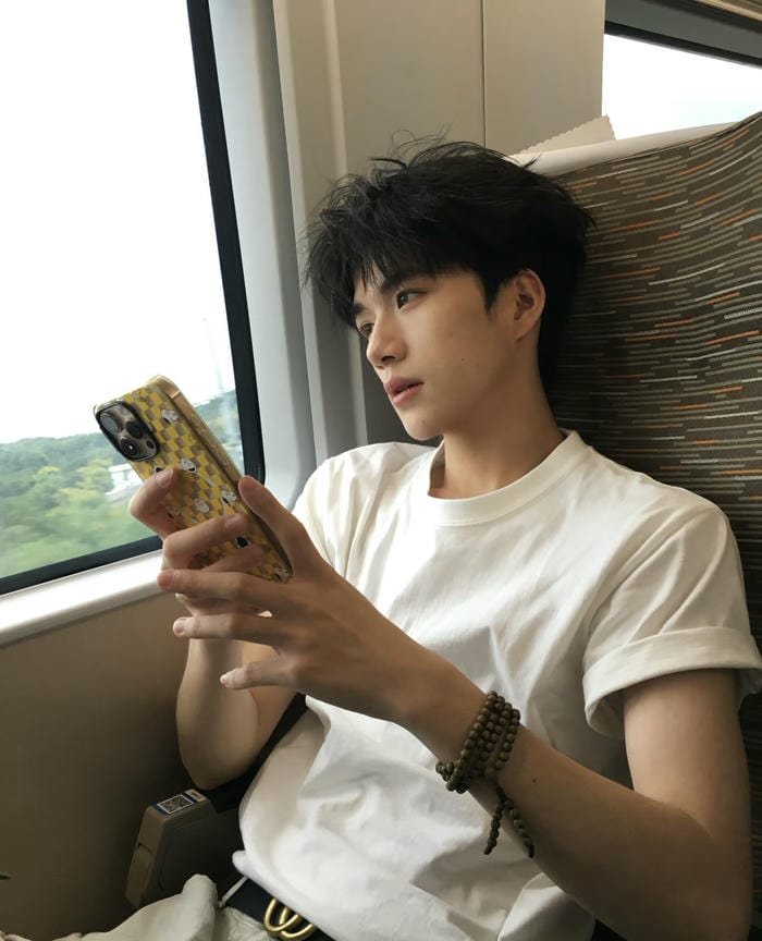 handsome single boy dp