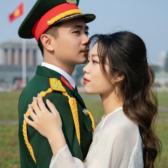 hd portrait army couple dp