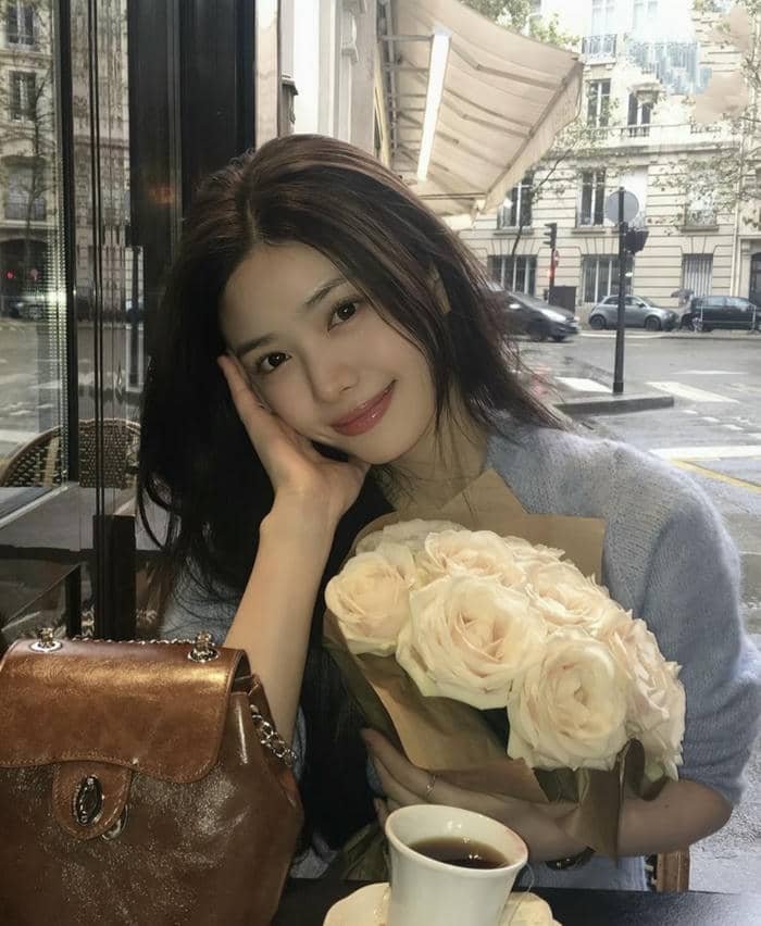 hd simple girl dp for instagram