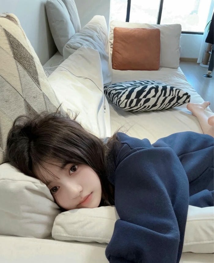 modern profile pic for girls