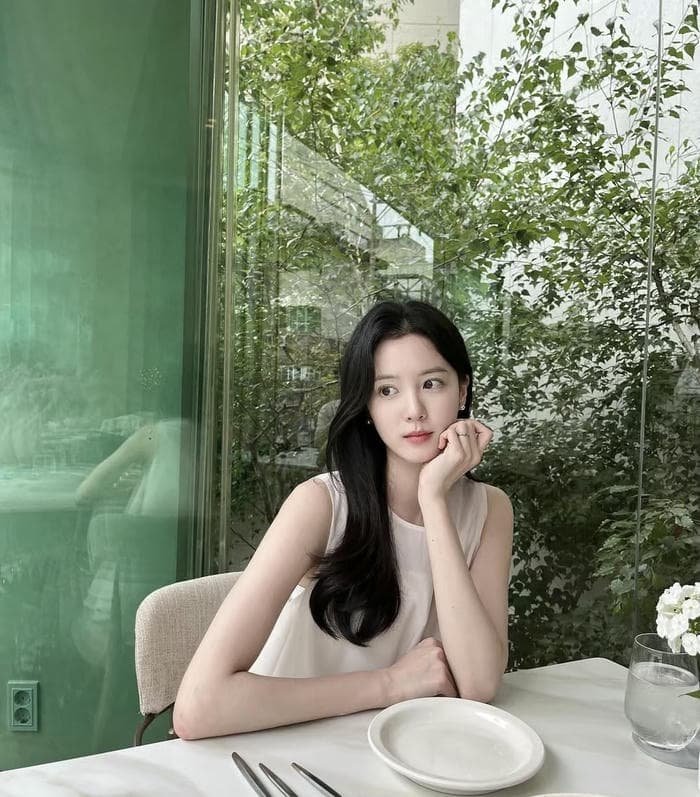 natural vibe simple girl dp