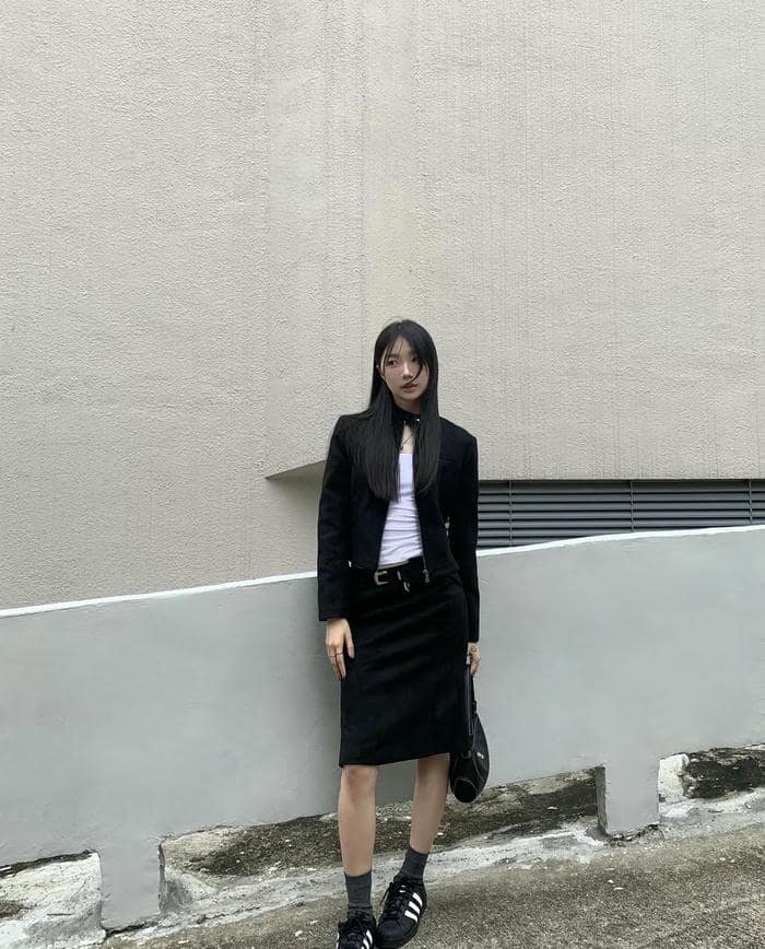 portrait look black dp