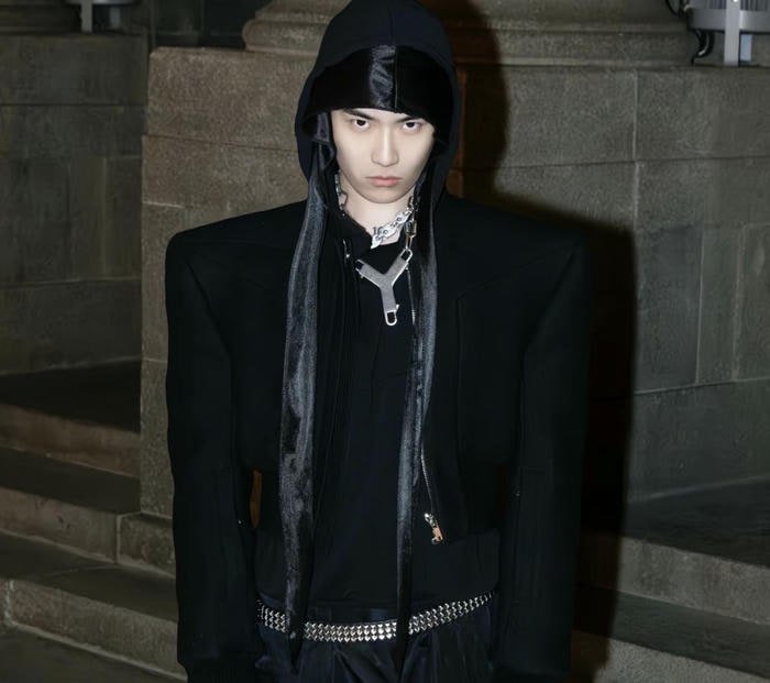 portrait look sad dp