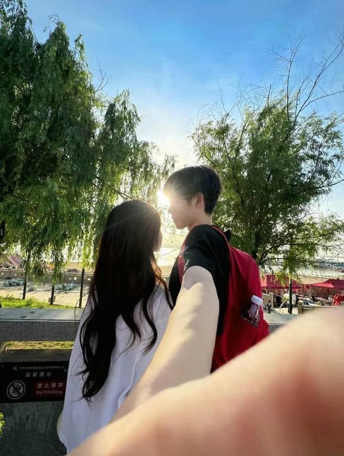 romantic look boys and girls dp