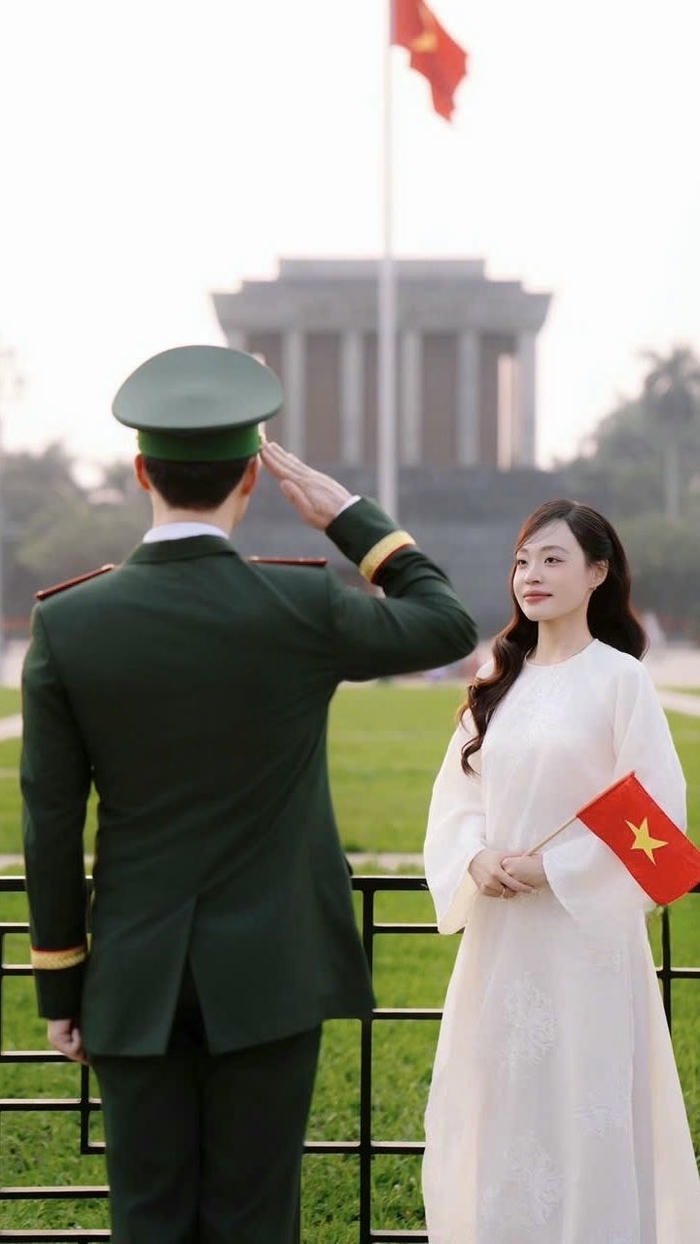 romantic shot army couple dp