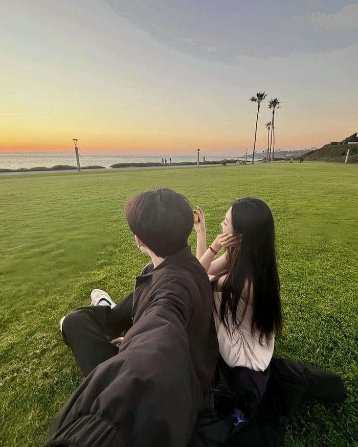 simple vibe boys and girls dp