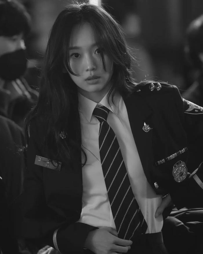 soft light angry girl dp