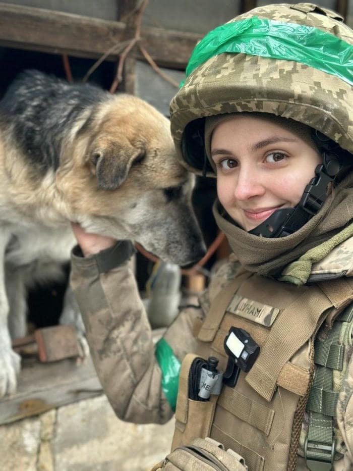 soft light army girl dp