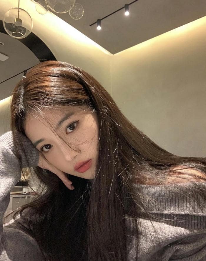 soft light beautiful girls dp