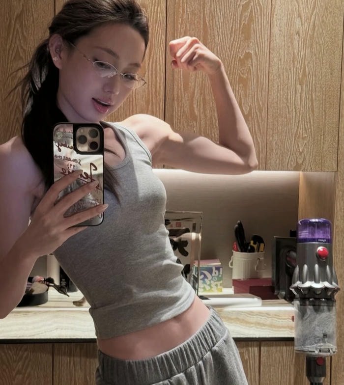 soft real girl profile pic