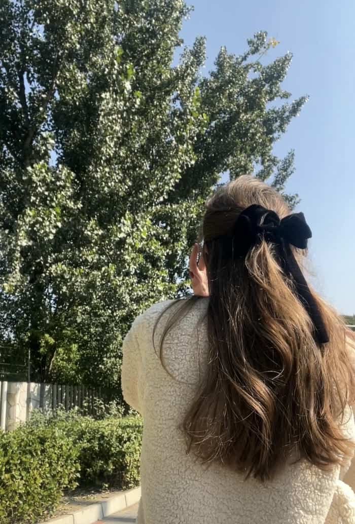 soft simple girl dp for instagram