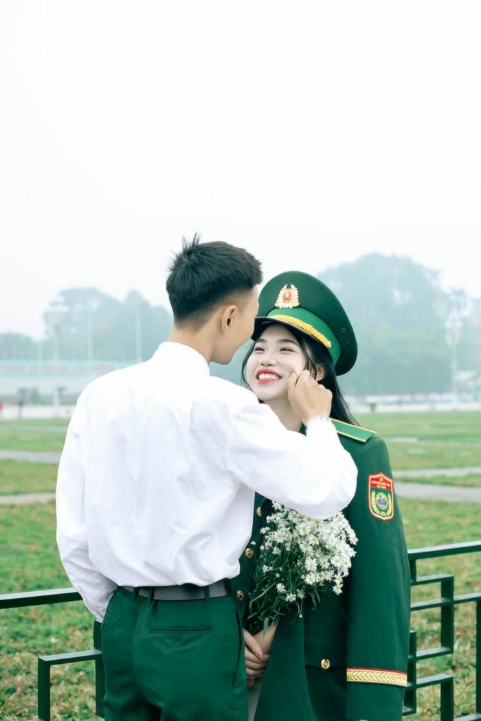 soft tone army couple dp