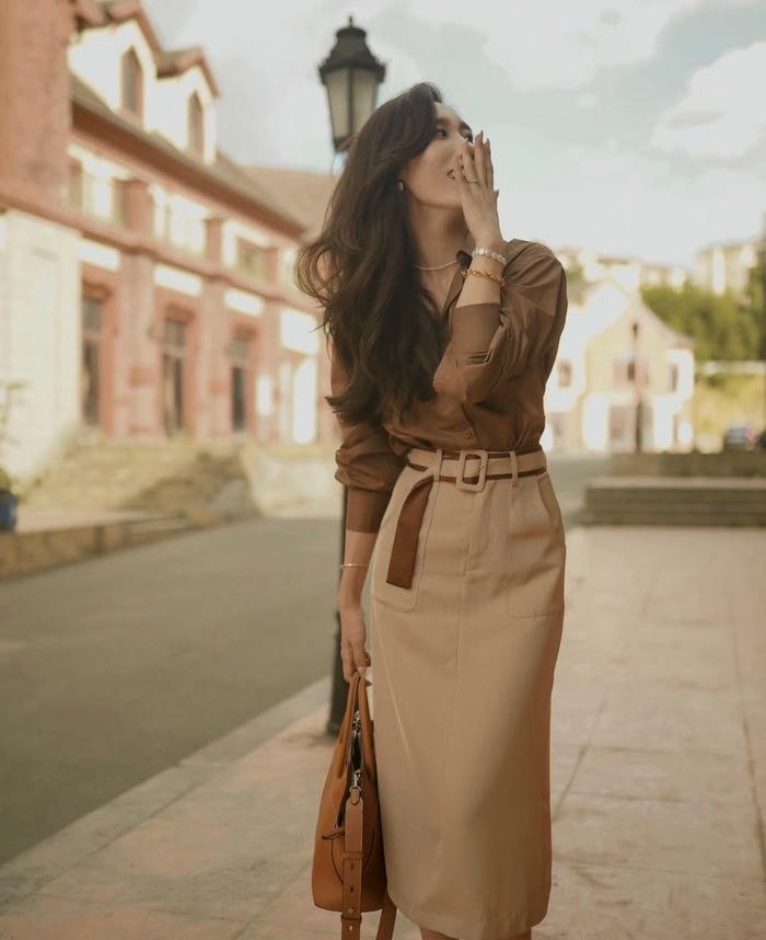 soft tone simple girl dp