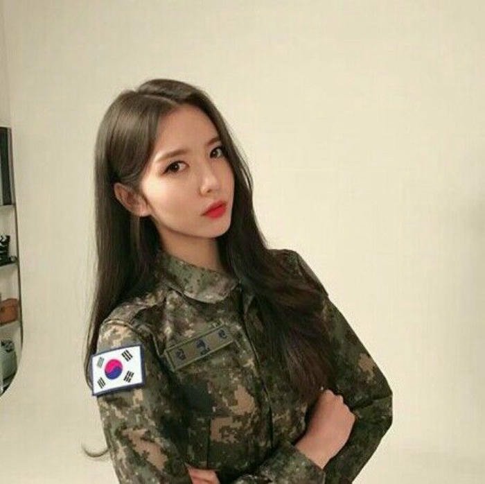 stylish army girl dp