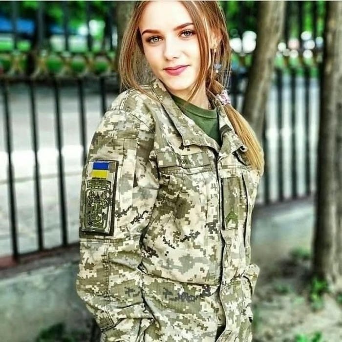 tough army girl dp