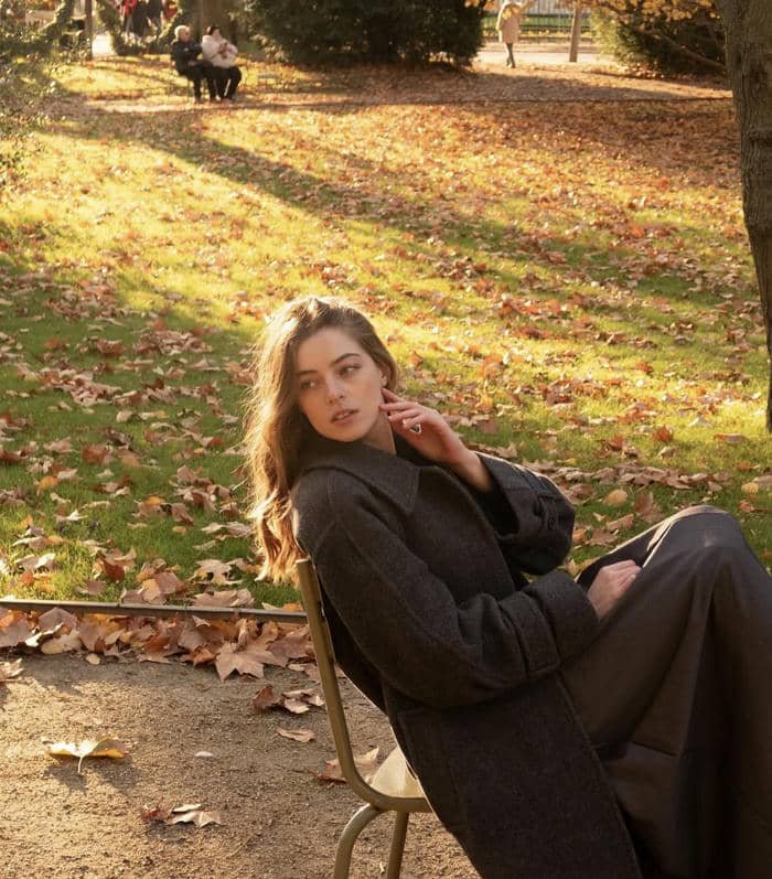 trendy simple girl dp for instagram