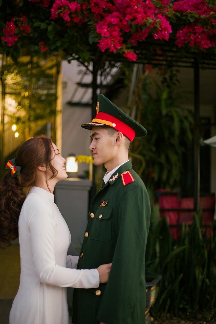 vintage army couple dp