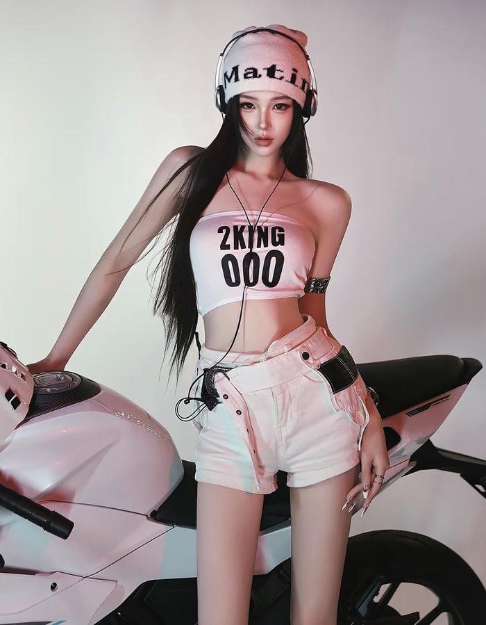 Bold cool dp for girls mood