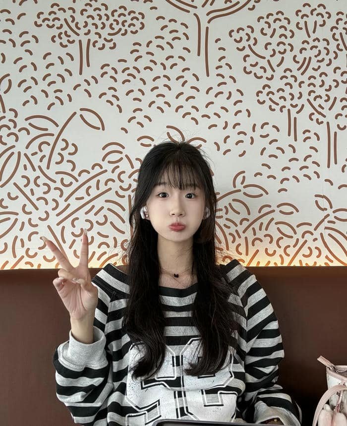 Carefree single girl dp peaceful mood