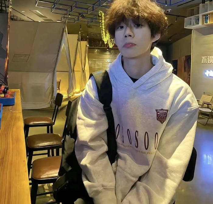 Chill boy dp expressing relaxed cute personality