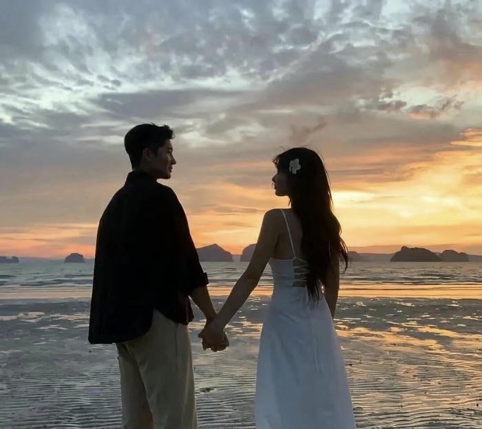 Cold silence sad couple dp scene