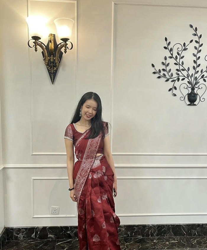 Cultural portrait saree girl dp look