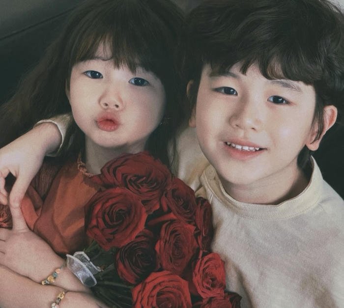 Cute playtime cute baby couple dp