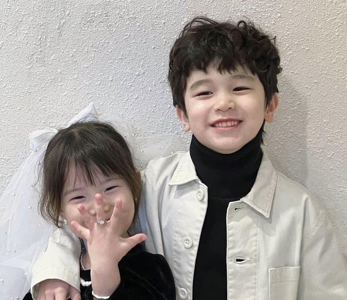 Cute together cute baby couple dp