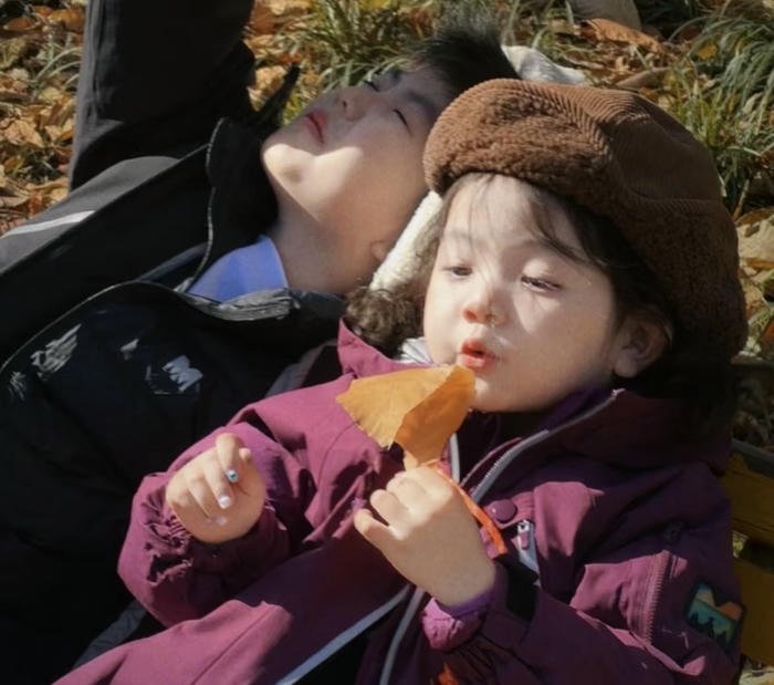 Cute twins cute baby couple dp