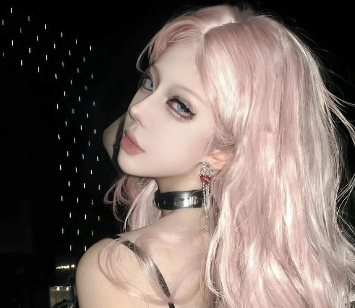 Fearless cool dp for girls portrait