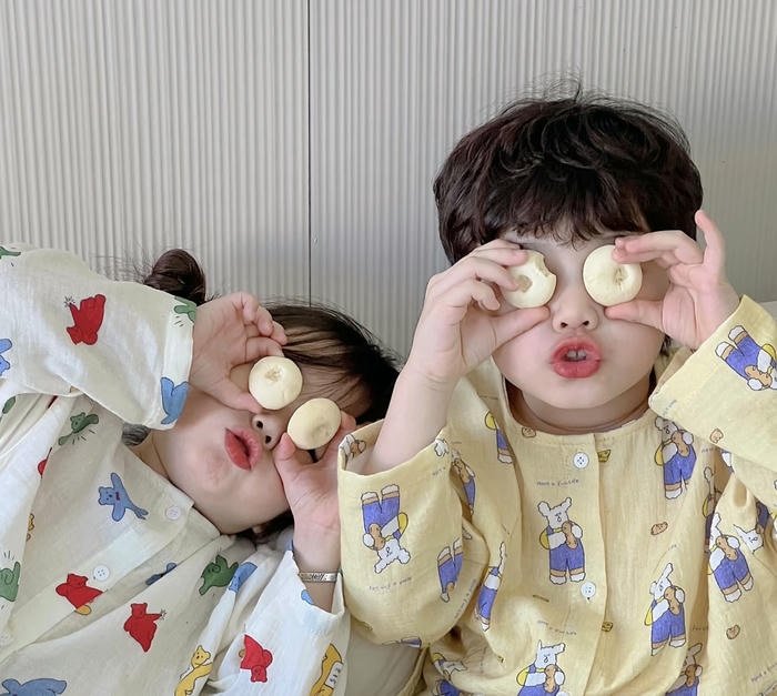 Lovely kids cute baby couple dp