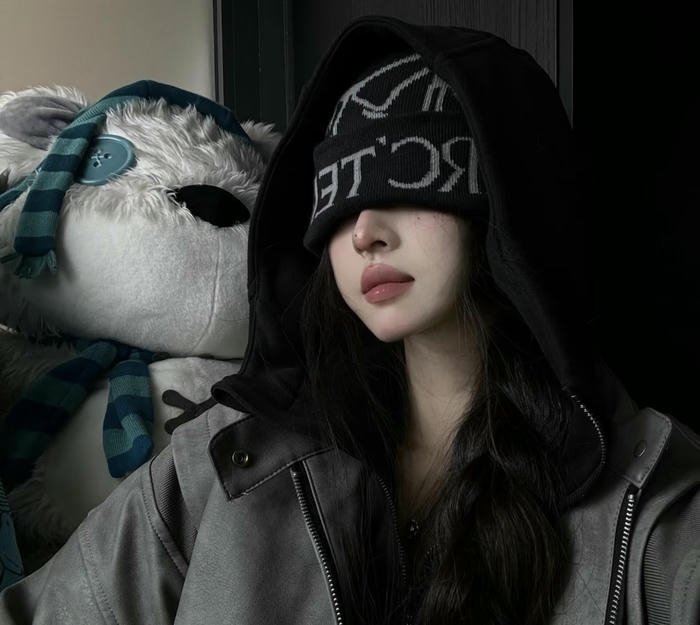 Powerful cool dp for girls look