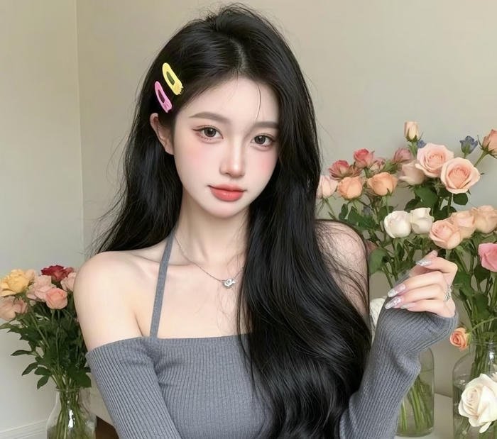 Radiant single girl dp warm smile