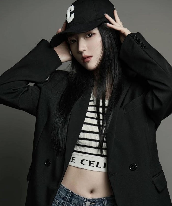 Sharp style cool dp for girls