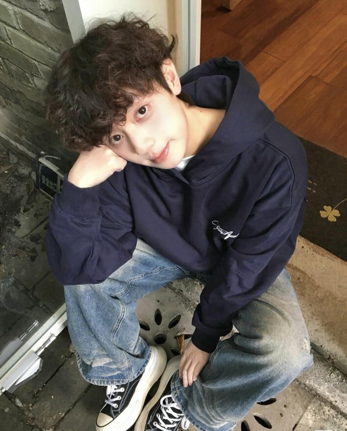 Simple edit cute dp for boys avatar