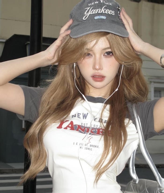 Soft light cap girl dp portrait