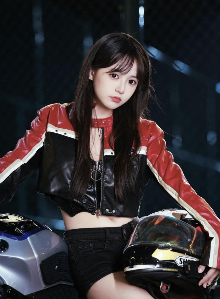 Soft light real girls dp portrait