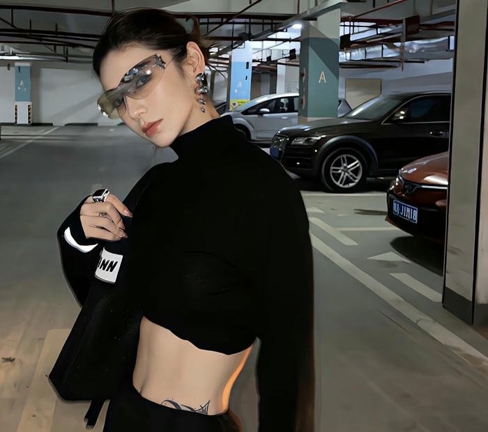 Strong cool dp for girls look